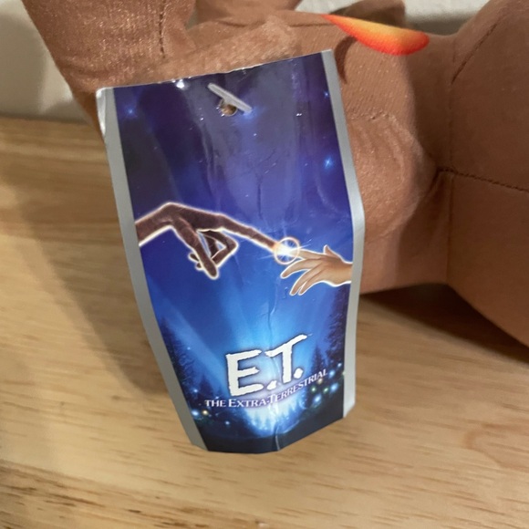 E.T. with Heart Extra Terrestrial 10” Plush ET Toy Factory Brown NWT 2018 - Picture 5 of 8